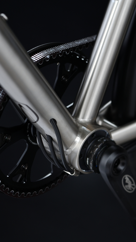 Yukon Disc Rohloff de praktische titanium toerfiets en lange afstandsfiets met schijfremmen Van Nicholas